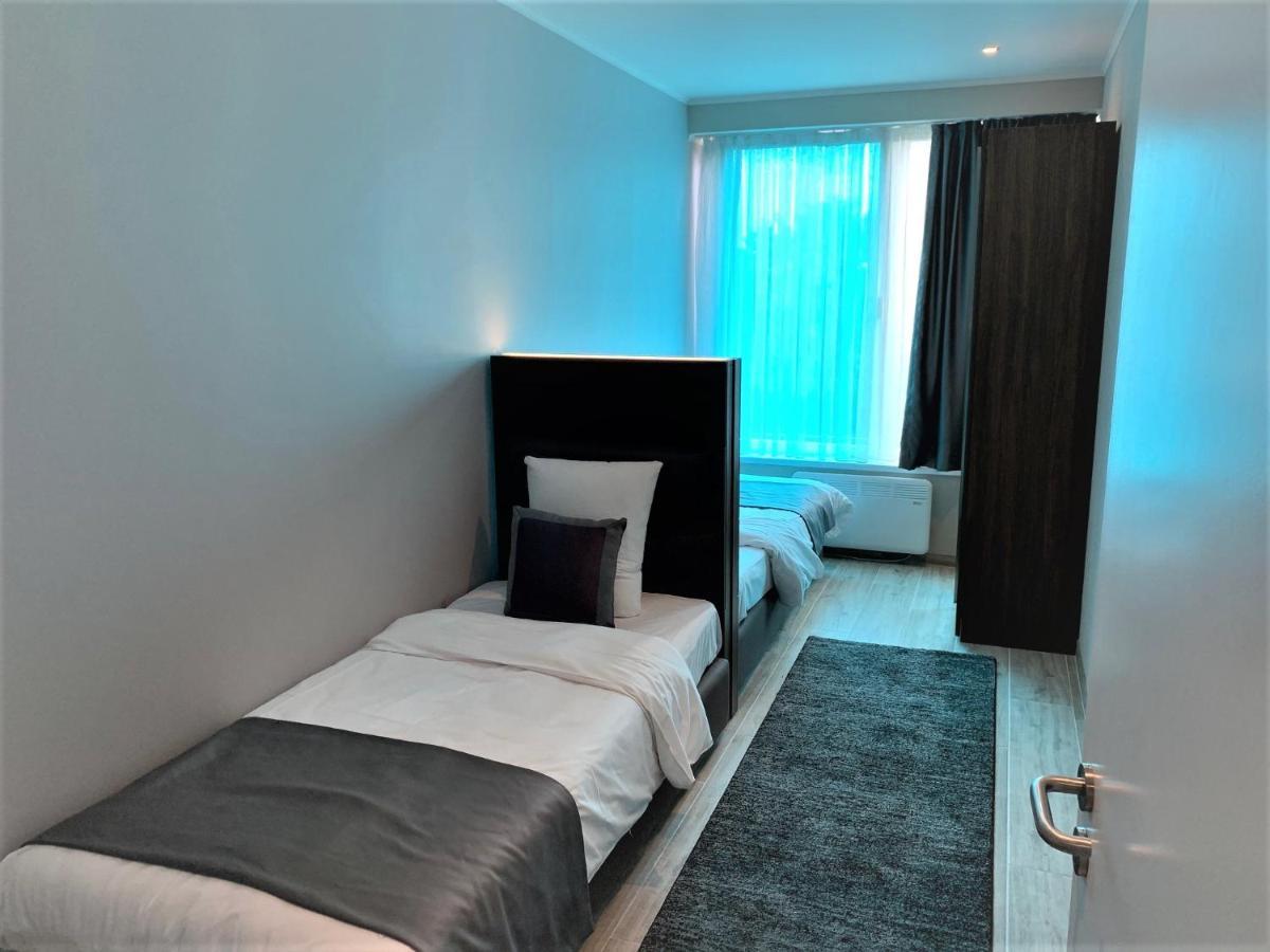 Flat Hotel Midi 33 Brussel Buitenkant foto