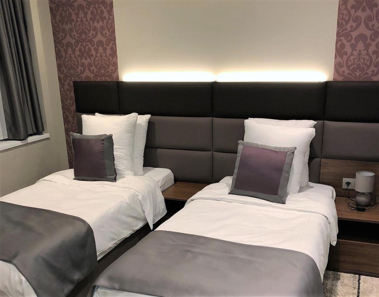 Flat Hotel Midi 33 Brussel Buitenkant foto