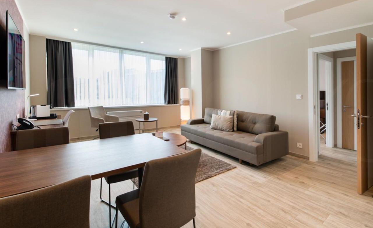 Flat Hotel Midi 33 Brussel Buitenkant foto